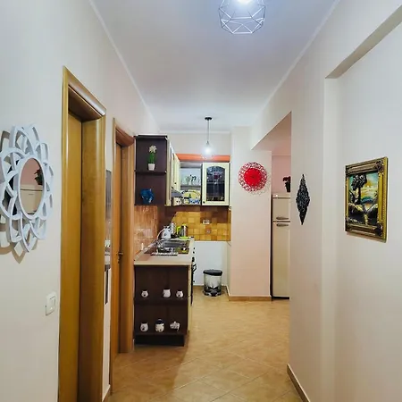 X4 Lungomare Апартаменты Влёра